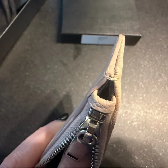 Saint Laurent Zip Card Holder in grain de poudre leather, (pink/silver) - Picture 11 of 15